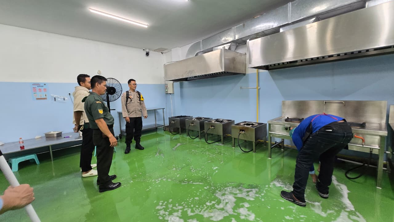 Tersiram Minyak Panas, Karyawan SPPG Solo Alami Luka Bakar Serius