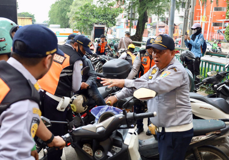 10 CCTV Terpasang! Pemprov DKI Siap Perang Total Melawan Parkir Liar di Tanah Abang