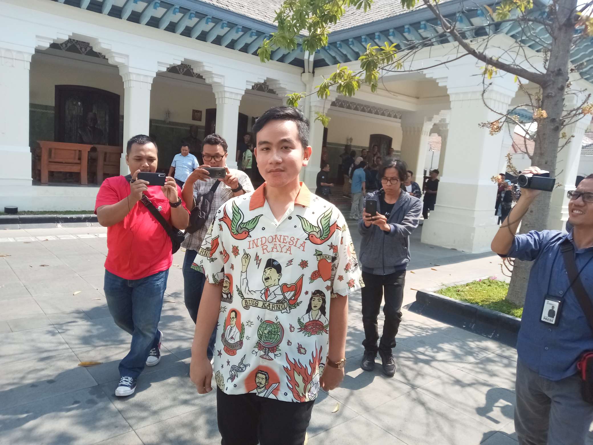 Gibran Rakabuming Raka berkunjung di rumah dinas (Rumdin) Wali Kota Solo, Loji Gandrung, Solo, Jawa Tengah, Rabu (19/9). (MP/Ismail)