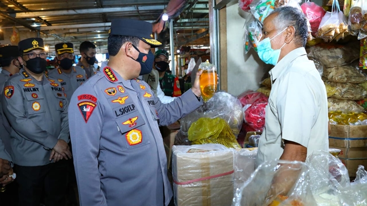 Kapolri Dicurhati Pedagang Pasar, Permintaan Minyak Goreng Curah Tinggi tapi Stok Langka