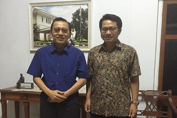 Firmanzah dan Wakil Presiden Boediono. (Foto:  Twitter/@fizfirmanzah)