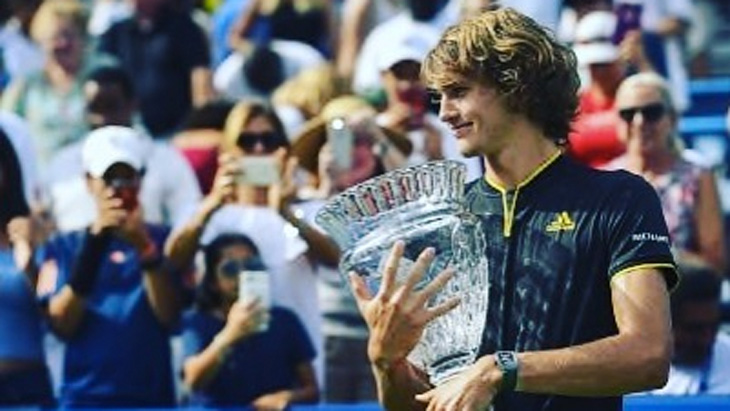 Kalahkan Sang Idola, Zverev Rebut Gelar Juara Piala Rogers 