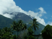 Gunung Gamalama di Ternate Erupsi