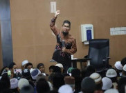  Ustaz Adi Hidayat Isi Ceramah Nikah Massal Tahun 2019 Pemprov DKI