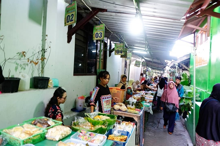 Para pedagan menu takjil di Pasar Sore Ramadan. (Foto: instagram.com/eny_tok)