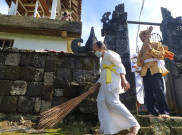 Nyepi Saat COVID-19, Umat Hindu Mengelilingi Rumah Seperti di Pura