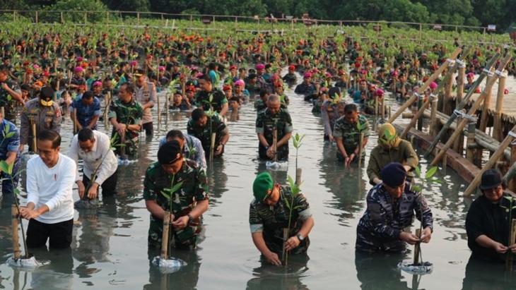 Presiden Jokowi Tanggapi Kerenggangan Hubungan dengan Surya Paloh