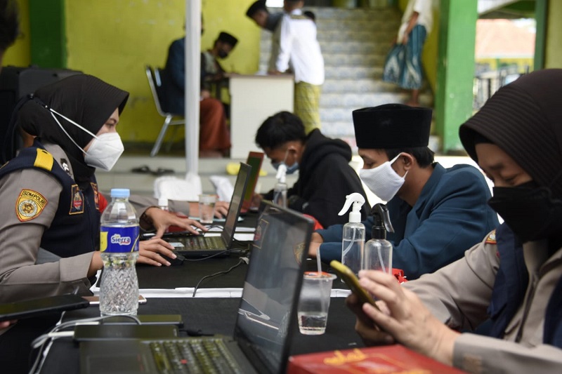 Serbuan Vaksinasi COVID-19 Agar Guru Ngaji dan Santri Sehat