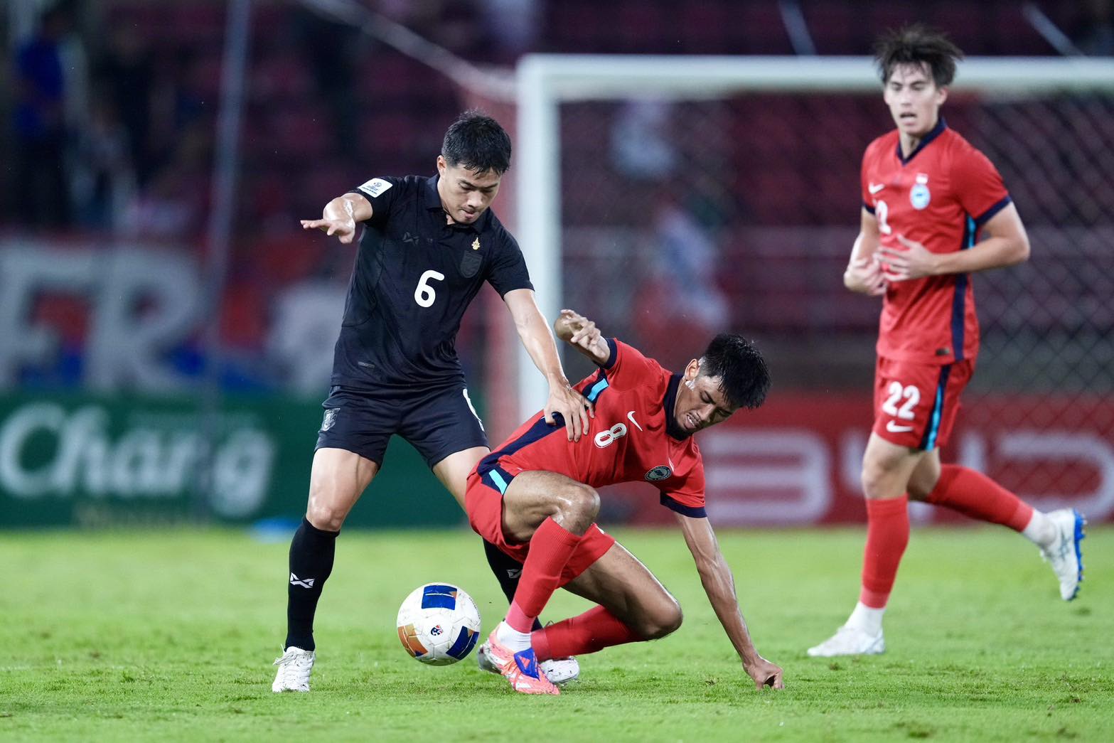 Anthony Hudson Debut sebagai Pelatih, Timnas Thailand Menang Tipis 3-2 dari Singapura