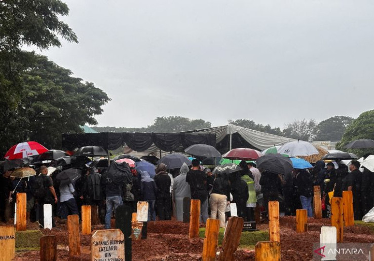 Hujan Iringi Pemakaman Vidi Aldian di TPU Tanah Kusir Dekat Makam Bung Hatta