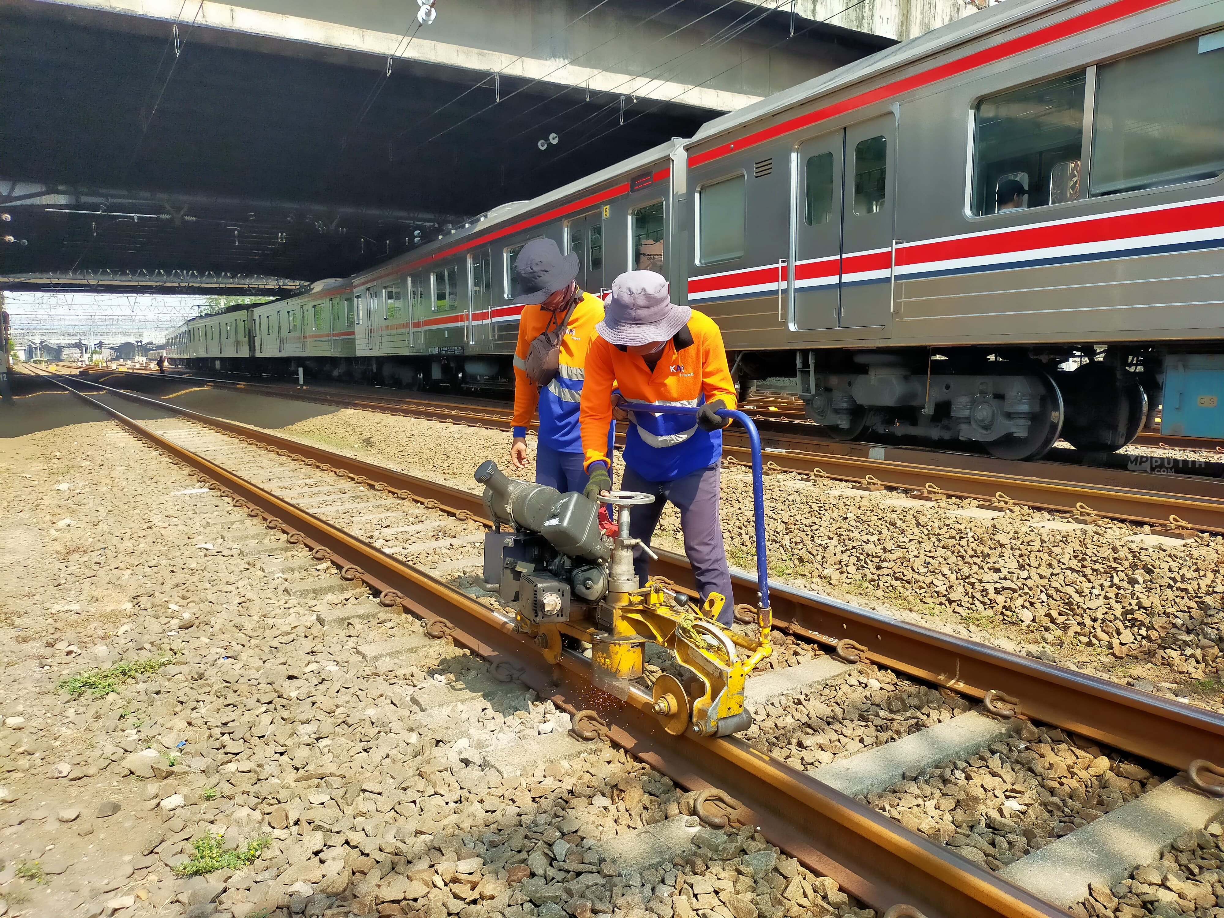 KAI Genjot Keamanan Layanan Kereta Api Jelang Libur Natal dan Tahun Baru