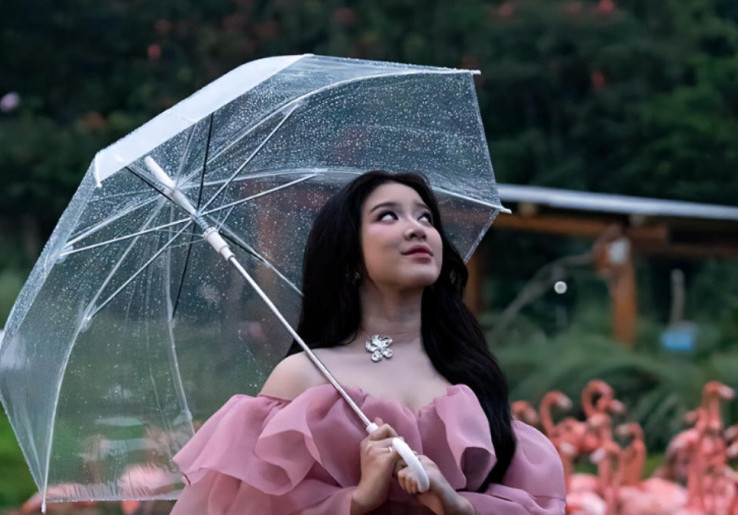 Sapa Penggemar Lewat Album Edelweiss, ini Lirik Lagu 'Cinta Seperti Aku' dari Tiara Andini