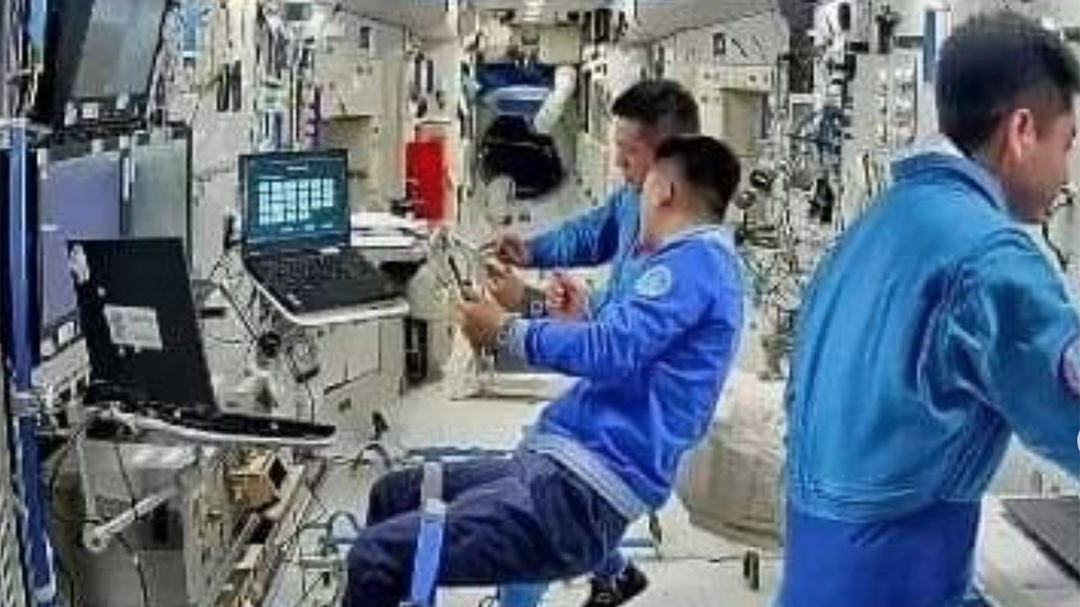 Misi Shenzhou-18 Kembali ke Bumi, Bawa Sampel untuk Eksplorasi Ekstraterestrial