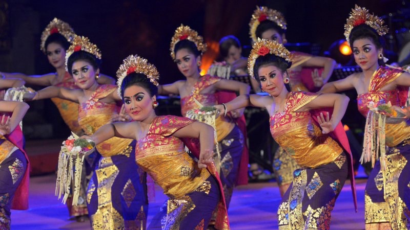 4 Tarian Tradisional Populer Khas Indonesia