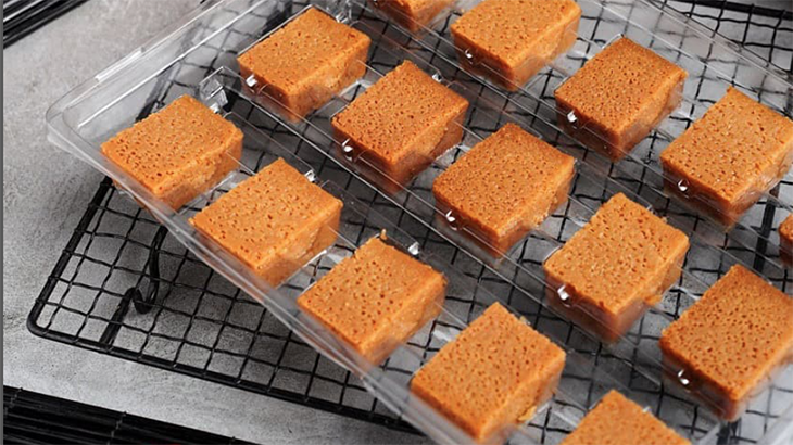 Si Manis Kue Delapan Jam Khas Palembang