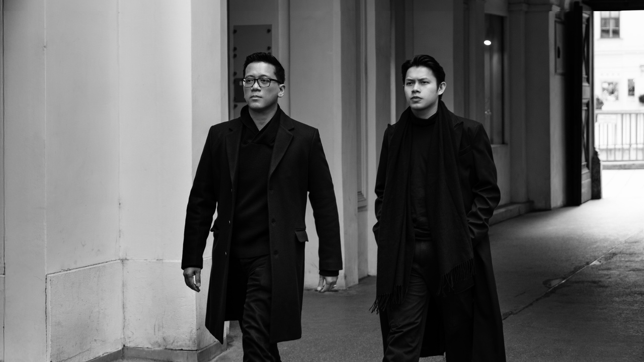Andi Rianto X Rony Parulian Tonjolkan Arsitektur Eropa Klasik di Video Klip 'Sampai Di Sini'