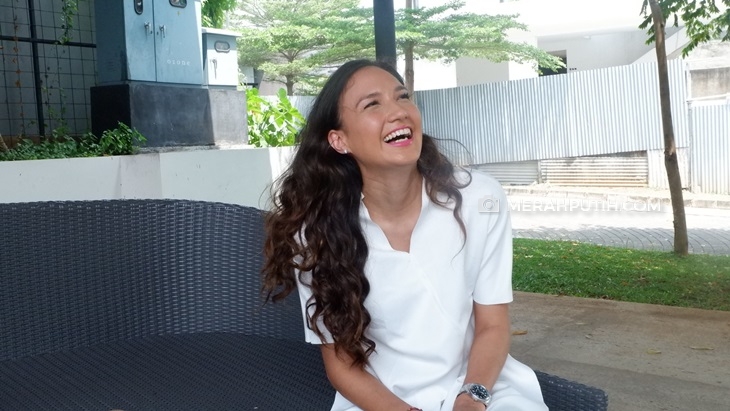 Arti Perempuan Seutuhnya Bagi Nadine Chandrawinata
