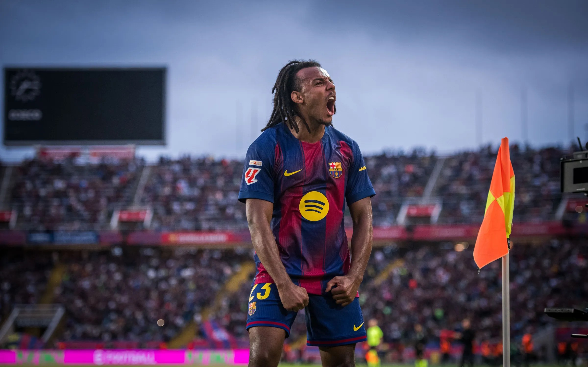 Performa Jules Kounde Mulai Menurun, Barcelona Harus Cari Solusinya