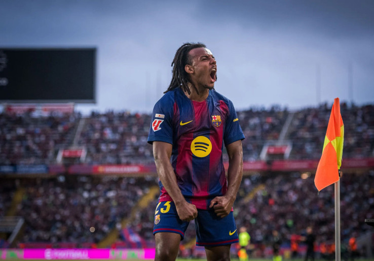 Performa Jules Kounde Mulai Menurun, Barcelona Harus Cari Solusinya