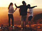 Teman Traveling Terbaik Berdasarkan Zodiak