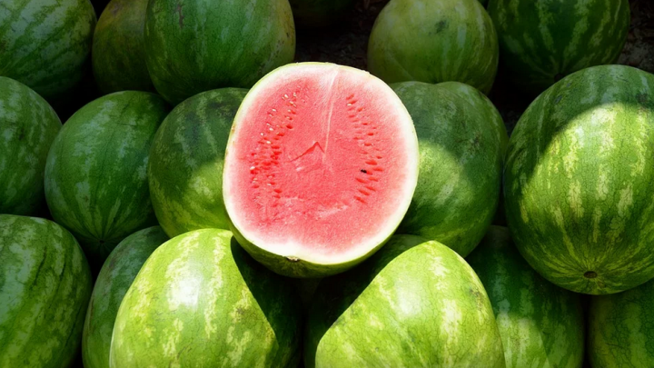 Semangka diolah terlebih dahulu (Foto: Pixabay/paulbr75)