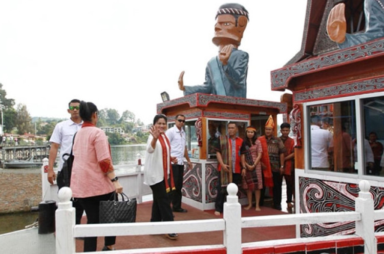Iriana Joko Widodo Endorse Danau Toba Sebagai Wisata Dunia