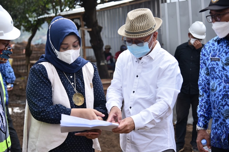 Pimpinan dan anggota Komisi IV DPRD Provinsi Jawa Barat mengunjungi Situ Ciburuy. (Foto: MP/Humas DPRD Jawa Barat)