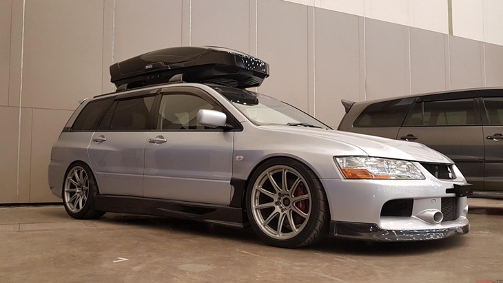 Tips Memasang Roof Box Mobil yang Aman