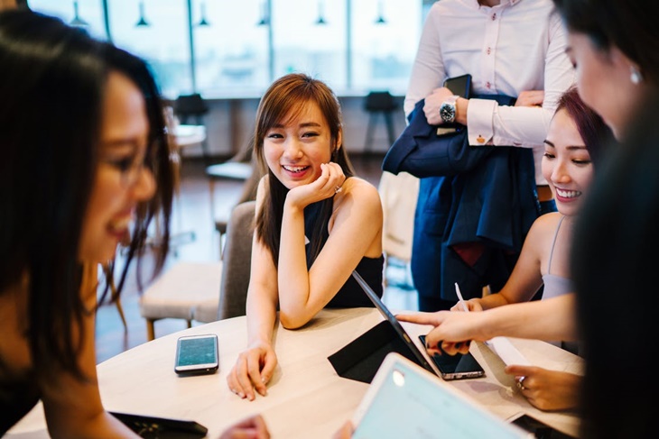 4 Tanda yang Harus Kamu Tahu saat Mengalami 'Quarter Life Crisis'