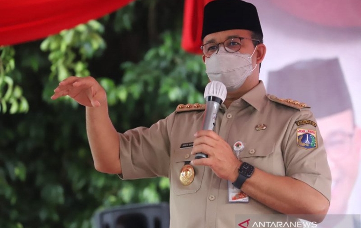 Anies Hentikan Aktivitas Warung Makan hingga Mal di Zona Merah dan Oranye