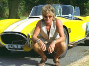 Rod Stewart Janji Bantu Biaya Medis Penggemar dengan Penyakit Langka