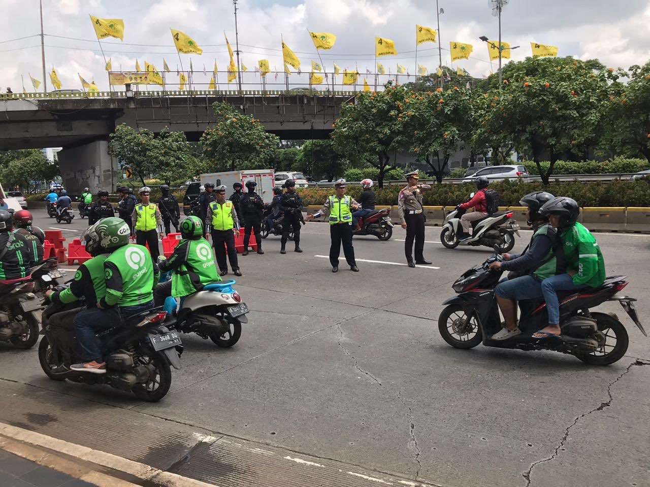 Ribuan TNI/Polri Turun Tangan Redam Demo Ojol di DPR