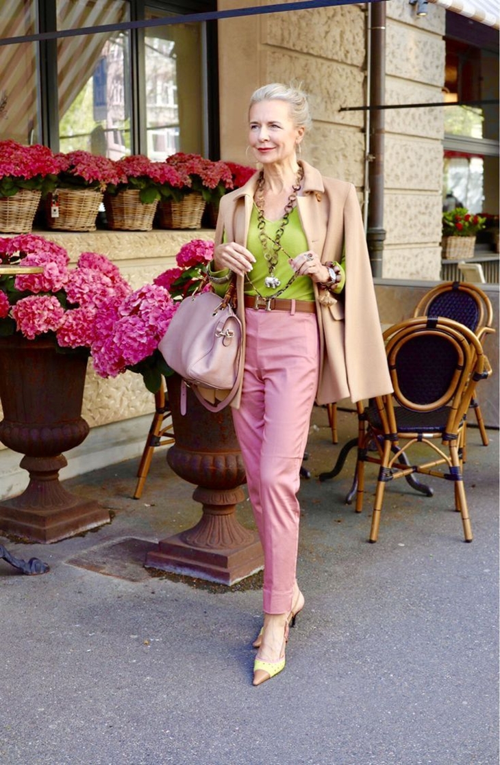 Trivia 4 _ Blazer akan membuat penampilan menjadi elegan (Foto_ Pinterest_outfit.superpin.me)