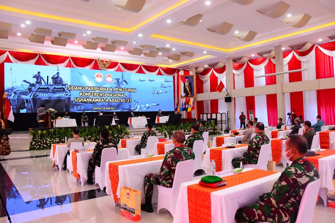 Konferensi Nasional Sistem Pertahanan dan Keamanan Rakyat Semesta (Sishankamrata) Abad ke-21 selesai digelar pada Jumat (18/6).