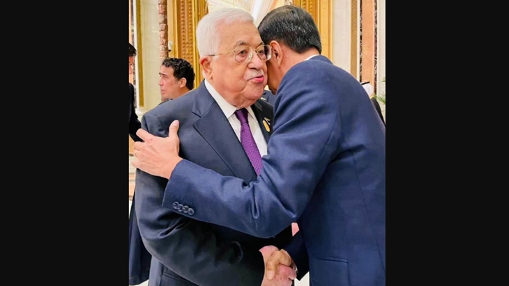 Rangkul Presiden Palestina, Jokowi Marah atas Serangan Israel ke Gaza