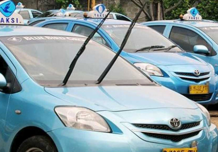 Bluebird Minta Maaf Sopirnya Ugal-ugalan Tabrak Ojol