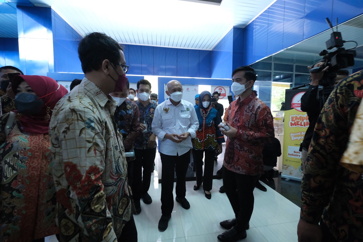 Menteri Koperasi dan UKM Teten Masduki dalam event Roadshow di Solo Tehnopark (STP), Jebres, Solo, Jawa Tengah, Jumat (12/11). (MP/Ismail)