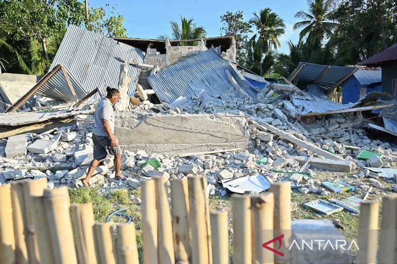 Duka Gempa Sumba Barat Daya M 6,1 Hari Ini: Lansia Tewas, Bangunan Sekolah Hancur