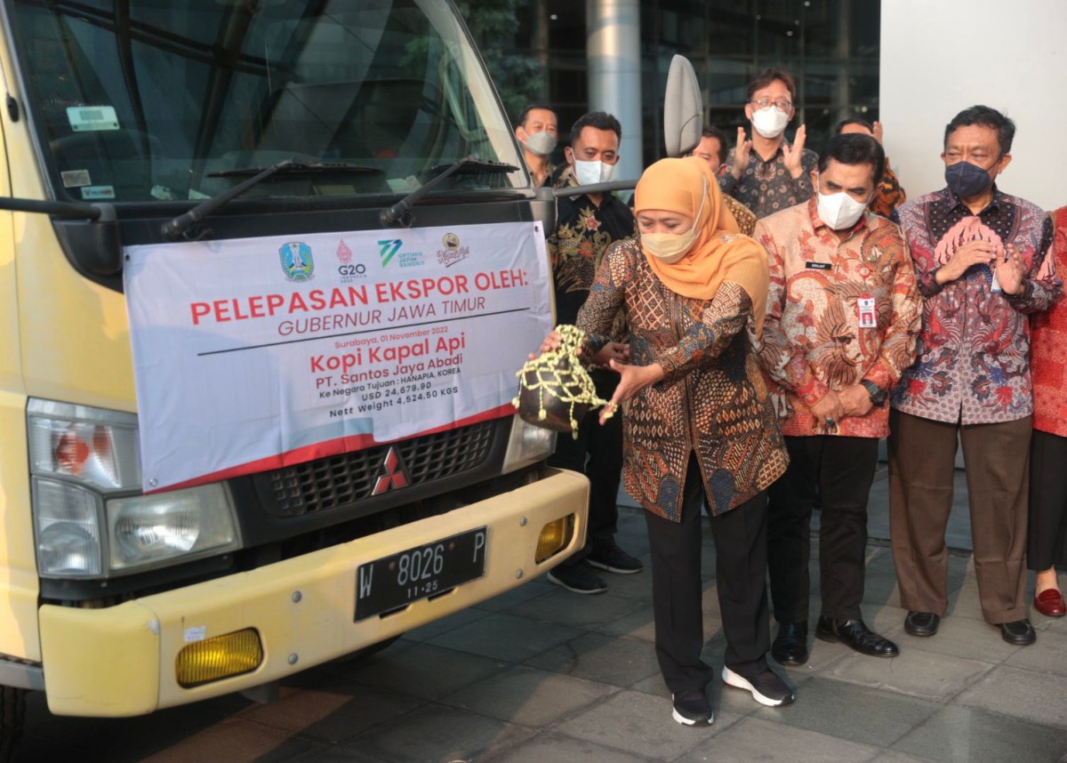 Khofifah Lepas Ekspor Senilai USD 1,46 Juta ke 4 Negara