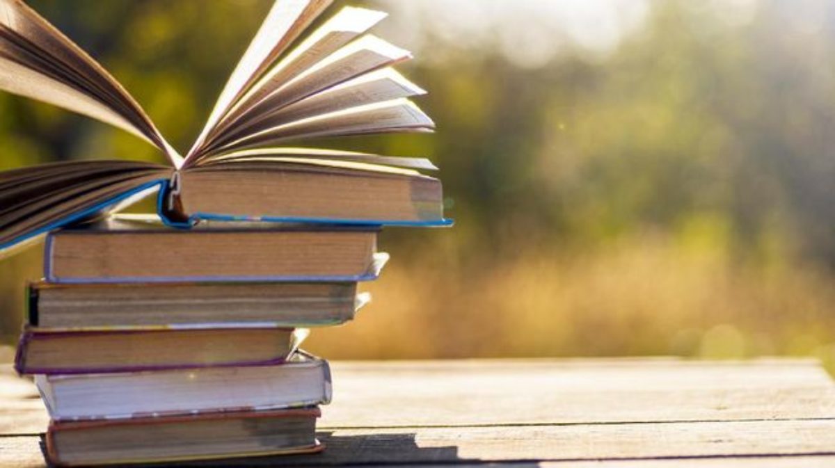 7 Buku Bertema Sepakbola yang Asyik Dibaca Saat di Rumah Aja