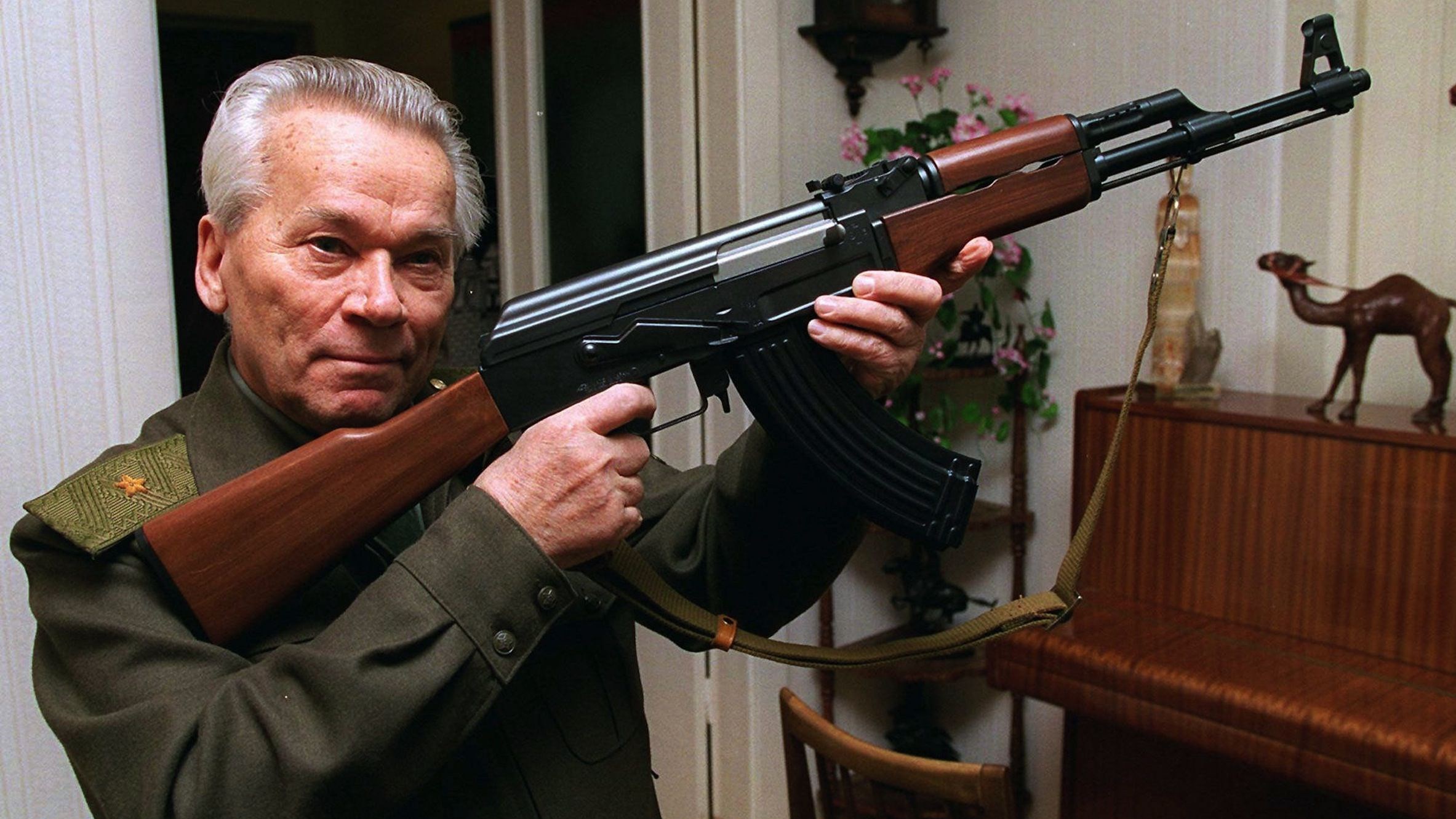 Senapan AK-47 Mengungguli M16 