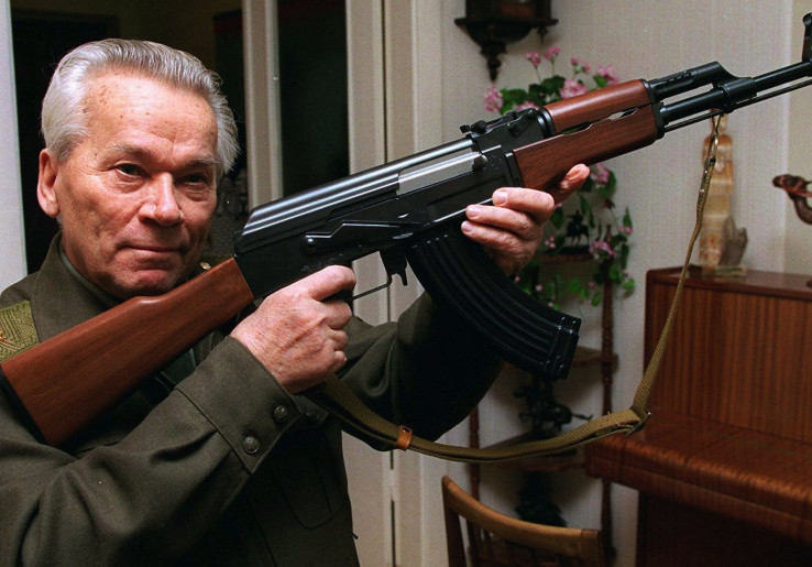 Senapan AK-47 Mengungguli M16