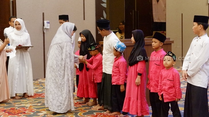 Indahnya Berbagi Kebahagiaan di Bulan Ramadan