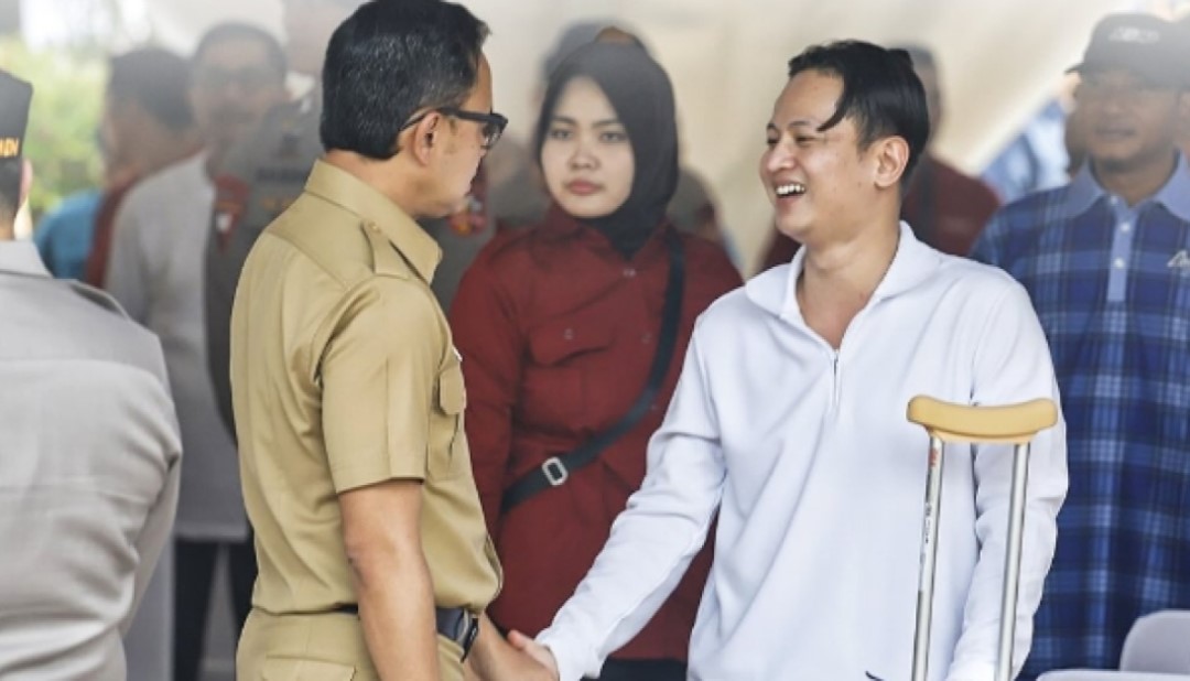 Bupati Trenggalek Ikuti Prosesi Pelantikan Kepala Daerah dengan Kruk, Cedera Ankle Ligament