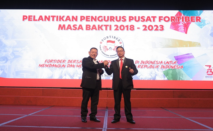 Jerry Hermawan Lo bersama Ketua umum Fortiber Anda Hakim