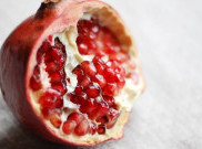 Mau Awet Muda dan Tetap Cantik? Cegah Penuaan Dini dengan Buah Delima 