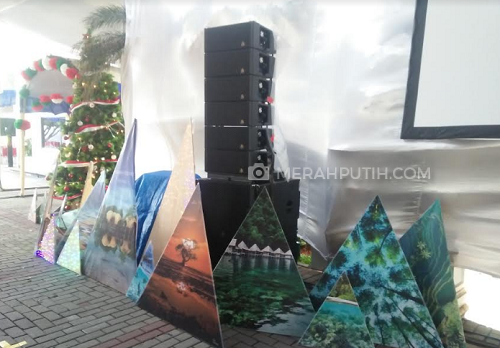 Foto: Persiapan Gereja Katedral Sambut Natal 2018