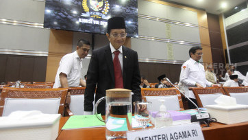 Raker Menag Nasaruddin Umar dengan Komisi VIII DPR bahas Pendahuluan BPIH 2025