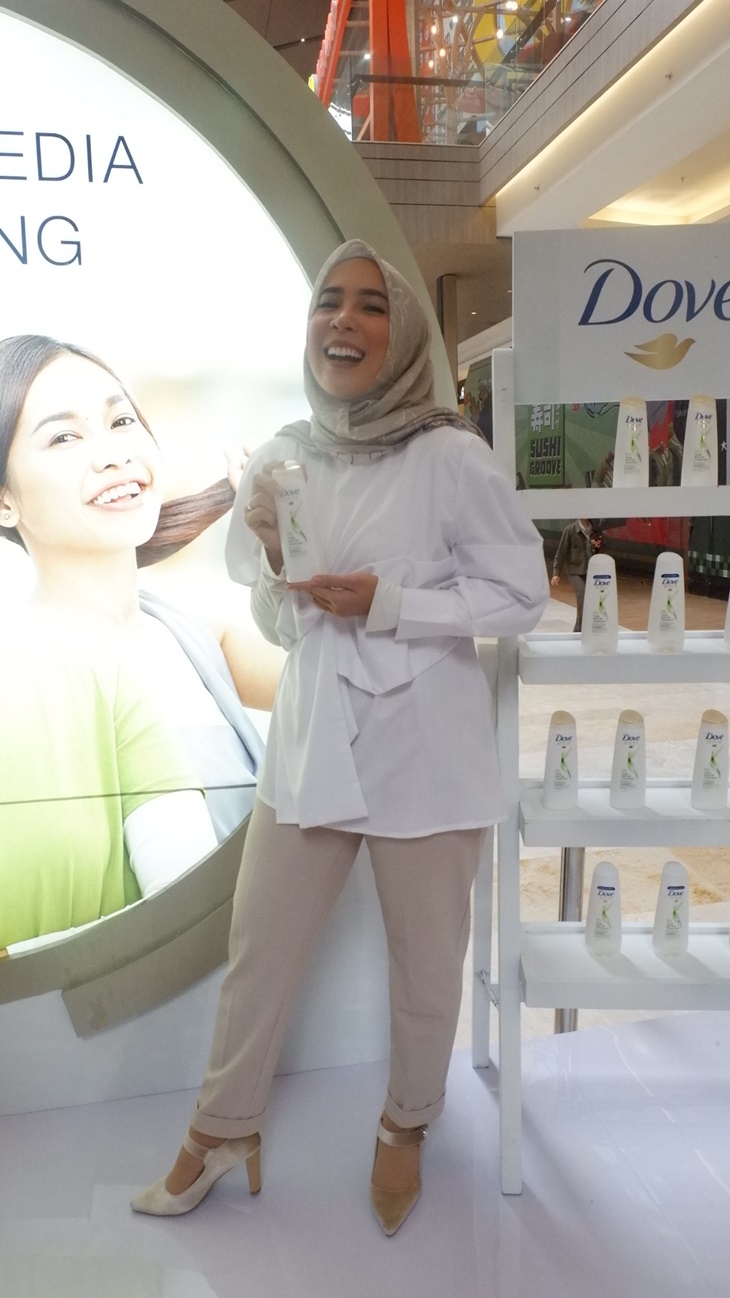 Setelah Berhijab, Fitri Tropica Jadi Tahu Kenapa Rambutnya Suka Rontok