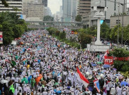 Massa Reuni Alumni 212 Baca Alquran Sepanjang Aksi